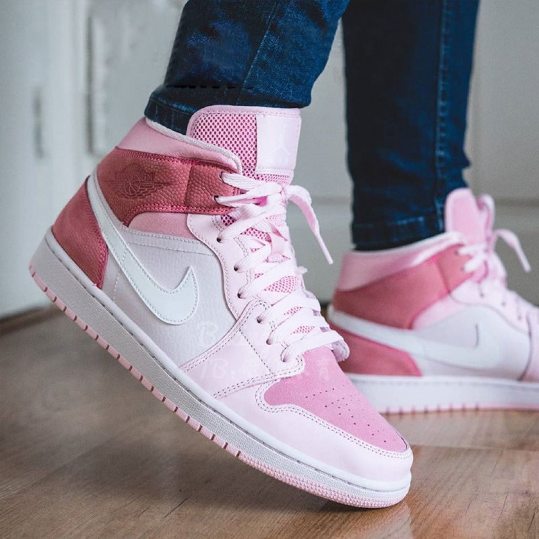 Air Jordan 1 Mid "Digital Pink" Digital Pink/White-Pink Foam-Sail ...